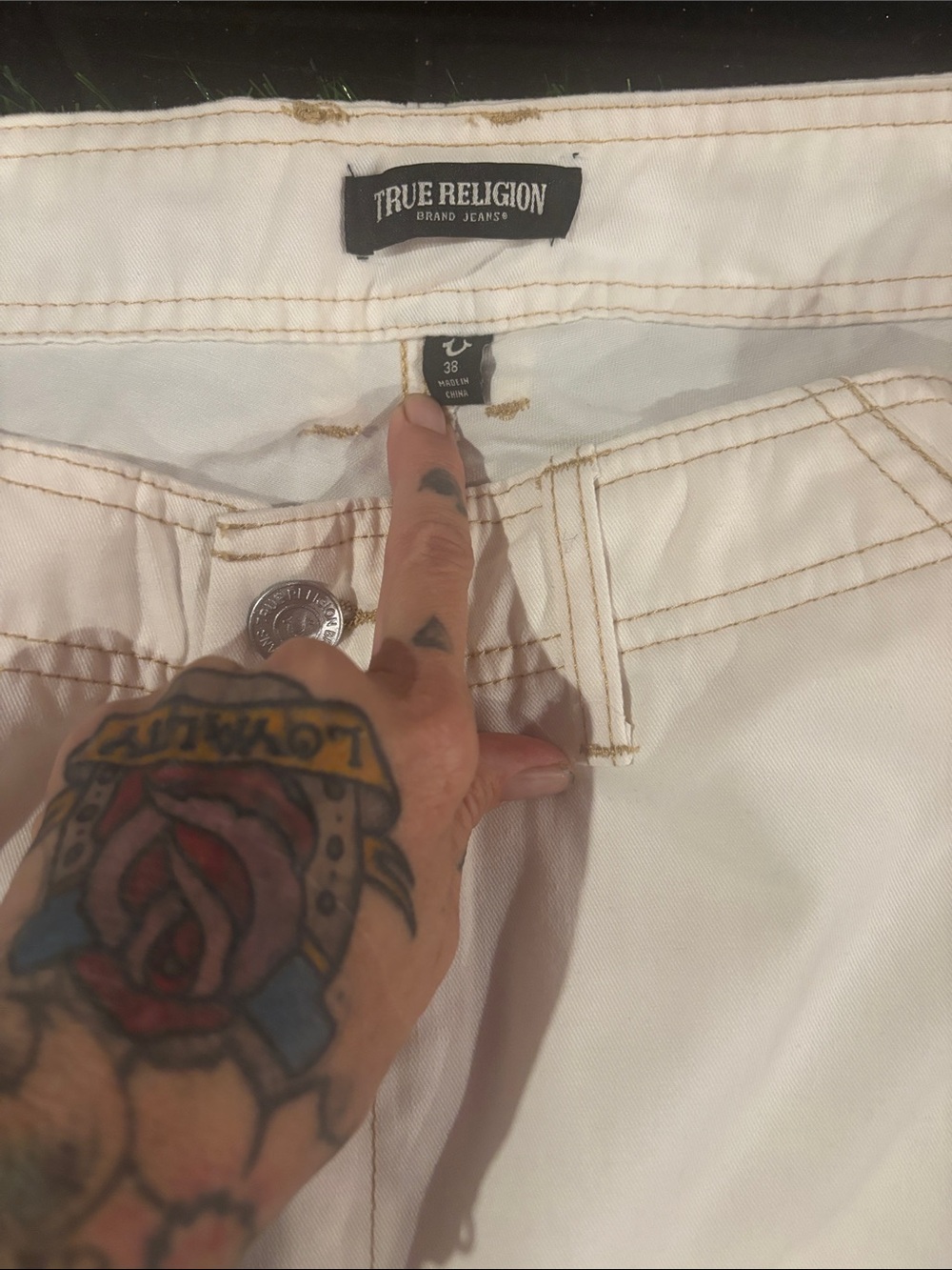 True Religion Men's White Relaxed Jeans with Contrast Stitching sz 38 rare light